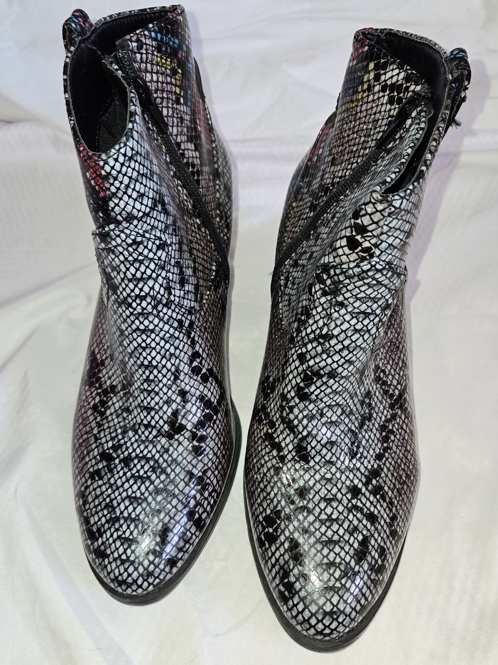 Sugar Tula Faux Snakeskin Ankle Booties block heel and side zipper. SZ 7.5M
